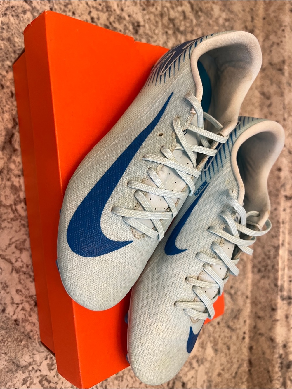 Zoom Vapor 16 Academy Soccer Cleats